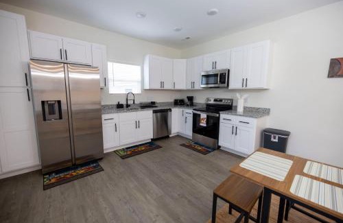 Burlington House | 4 Min to Downtown - 10 Min to Elon - Washer and Dryer