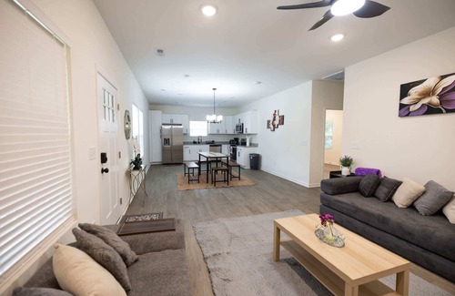 Burlington House | 4 Min to Downtown - 10 Min to Elon - Washer and Dryer