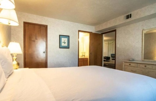 April Sound Resort | 4 Night Minimum (See Availability Below Prior to Purchase)