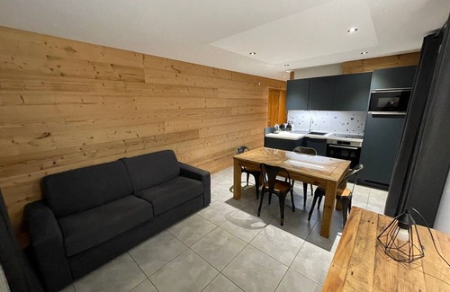 Valloire Apartment | 4-person apartment with balcony, sauna, parking and WiFi in Valloire