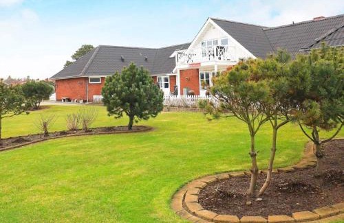 Blavand Strand Apartment | 4 person holiday home in Bl vand