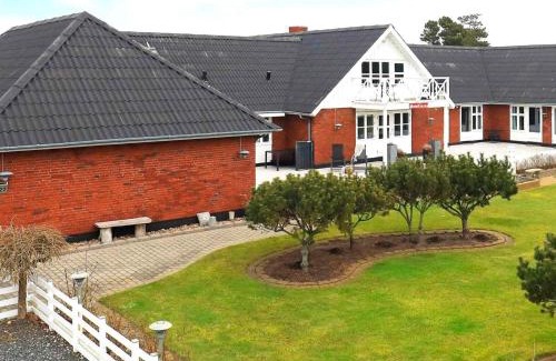 Blavand Strand Apartment | 4 person holiday home in Bl vand