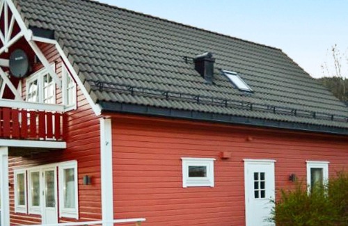 Vagsoy House | 4 Person Holiday Home in Maloy-by Traum