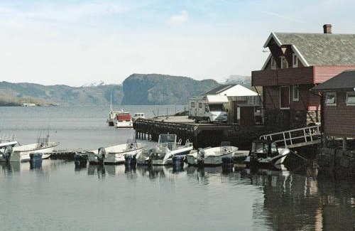 Hyllestad House | 4 person holiday home in Sørbøvåg