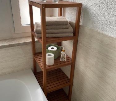 Plauen Apartment | 4 Raum Wohnung mit Balkon u Badewanne Phil 3