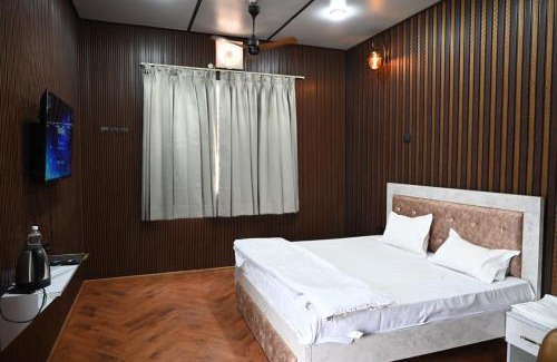 Sohna Hotel | 4 seasons resort by jain residency