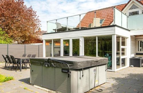 Henne House | 4 star holiday home in Henne