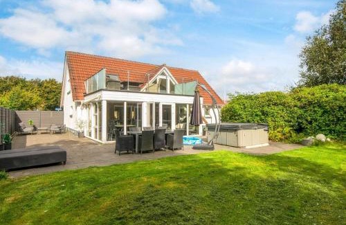 Henne House | 4 star holiday home in Henne