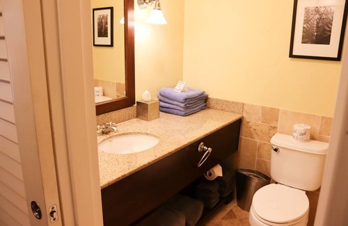 Hanamaulu Hotel | 4 Star Kauai Beach Resort, just steps to the beach