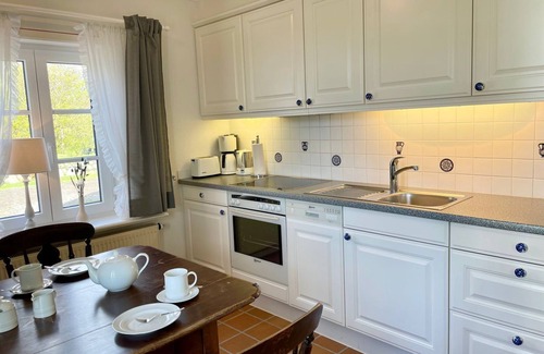 Keitum Apartment | 4 Tinje: 60sqm ground floor for 2 persons with private terrace - Landhaus Tons