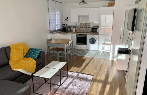 Plateau - Mont-Valerien Apartment | 40 M² apartment with private parking (quiet, secure residence)