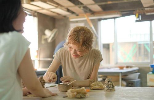 Kadena-cho Villa | 400年続く沖縄の伝統工芸品を味わう。伝統の技が光る格別なひとときを~やちむんハウス~