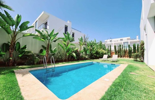 Dar Bouazza Villa | 400m2 luxury villa with private pool and garden