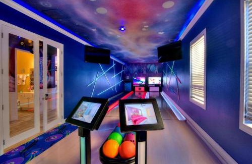 Loughman House | 4011-OL-Music Genres themed with bowling alley