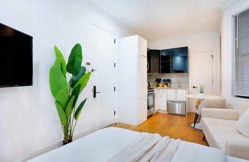 Upper East Side Apartment | 403-2E Newly Renovated Studio UES