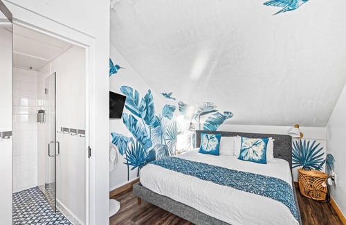 Rosemary Beach Hotel | 403 Rosemary Beach Inn - Includes Beach Chairs & Complimentary Breakfast + Access to 4 Pools
