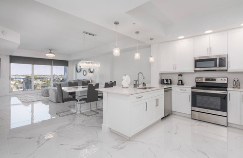 Island Estate Condo | 403, Water View-Clearwater Bch in 6 min, Pool/Gym