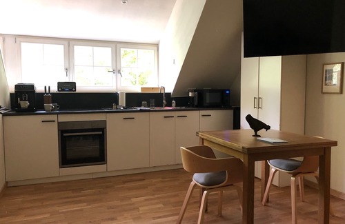 Oss Villa | 43 m2 luxury apartment with double jacuzzi and private Finnish sauna, in villa