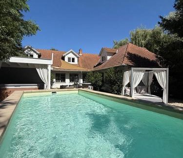 Tilaj House | 44 George House - Pool, Jacuzzi, Sauna, View