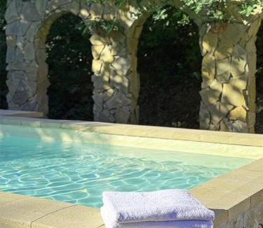 Tilaj House | 44 George House - Pool, Jacuzzi, Sauna, View