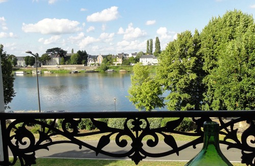 Saumur Apartment | 45 M2 APARTMENT WITH A VIEW OF THE LOIRE IN THE HEART OF SAUMUR