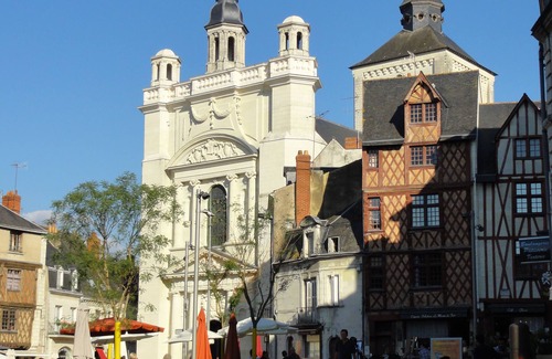 Saumur Apartment | 45 M2 APARTMENT WITH A VIEW OF THE LOIRE IN THE HEART OF SAUMUR