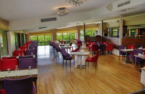Arnavutkoy District Hotel | 45 m² Hotel ∙ 127 guests