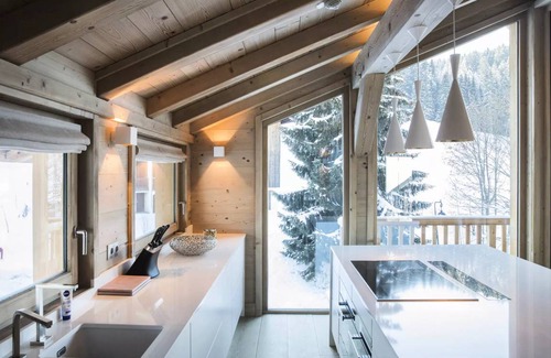 Les Gets Ski Chalet | 450 m² Chalet ∙ 5 bedrooms ∙ 12 guests