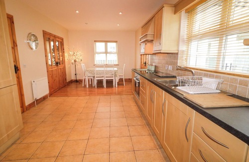 Culdaff Cottage | 46 DUNALINN, pet friendly, with open fire in Culdaff, County Donegal