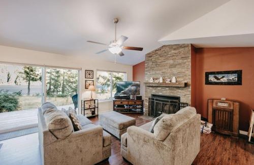 Maple Falls House | 47MF - WiFi - Fireplace - Sleeps 6