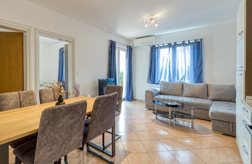 Karigador Apartment | 48 m² Apartment ∙ 2 bedrooms ∙ 5 guests