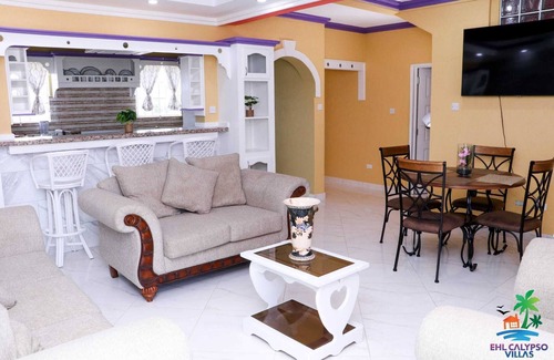 Ragged Point House | 4Bed 4.5Bath Villa, Air Conditioning, Wifi- Kitchen, 5mins Bottom Bay Beach