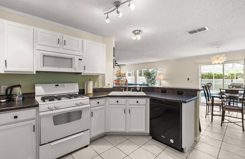 Santa Cruz House | 4BR Home w/Pool near Champions Gate & Disney