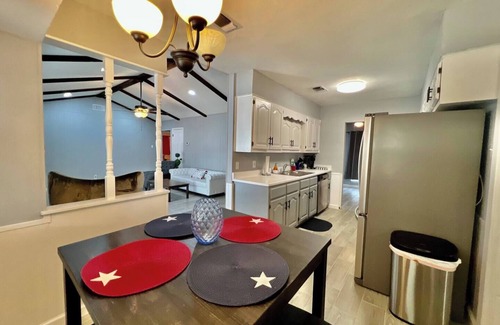 Universal City House | 4BR w/Pool Furnished Extended Stay near Randolph AFB Wi-Fi W/D