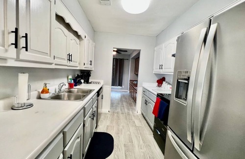 Universal City House | 4BR w/Pool Furnished Extended Stay near Randolph AFB Wi-Fi W/D