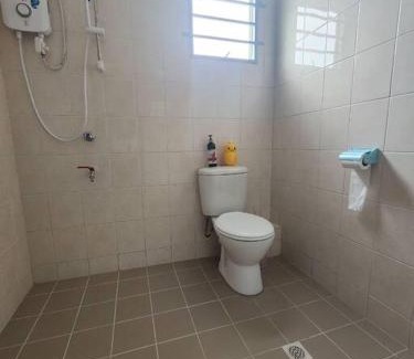 Sandakan House | 4R4B SDK Traveler Modern loft overlooking downtown