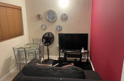 Eastwood Park Apartment | 5-7 minutes from halfway tree