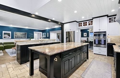 Dripping Springs House | 5 Acres - Pool, Game Room, Casita, Gym, + Office