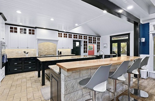 Dripping Springs House | 5 Acres - Pool, Game Room, Casita, Gym, + Office