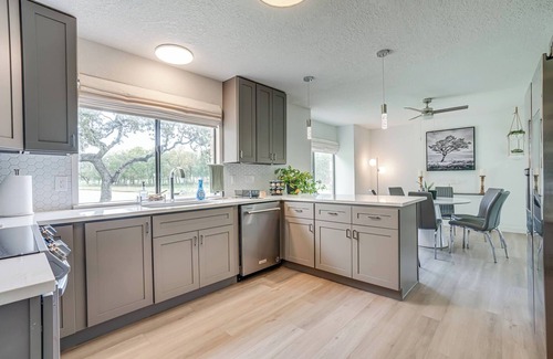 Medical Center District House | 5-Bdrm + Hot Tub | TX Med Cen, Lackland, Riverwalk