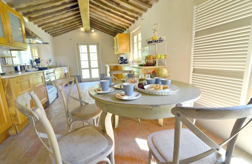 San Casciano dei Bagni Villa | 5 bedrooms, private pool, wifi, 10min from San Casciano dei Bagni, amazing views