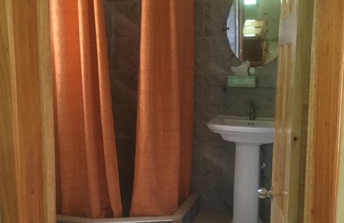 Crane corner House | 5 bedroom 5 bath sleeps 10 .