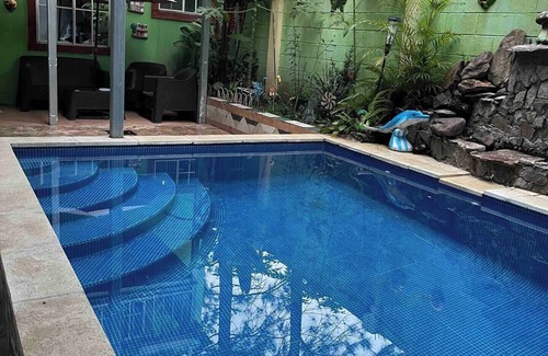 Coatepeque House | 5-bedroom 7 Bed 9 Guess Home with WiFi, AC in Cd Versailles Sn Juan Opico