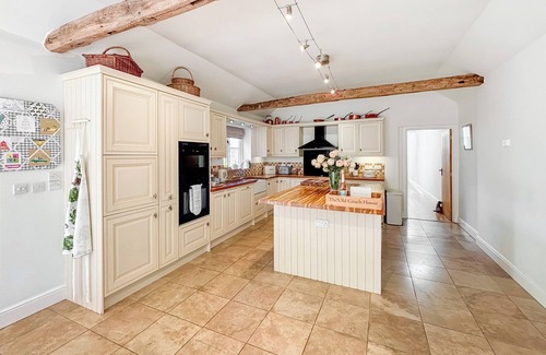 Little Fransham Cottage | 5 bedroom accommodation in Little Fransham