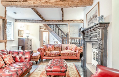Chesterfield Cottage | 5 bedroom accommodation in Barlow, near Dronfield