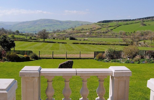 Oswestry Cottage | 5 bedroom accommodation in Llansilin, near Oswestry