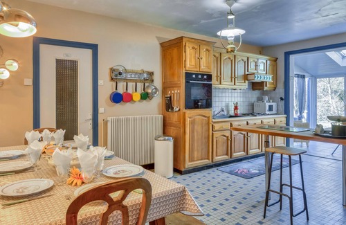 La Trinite House | 5 bedroom awesome home in Villedieu-les-Poêles