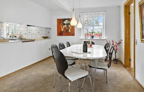 Pedersker House | 5 Bedroom Lovely Home In Aakirkeby