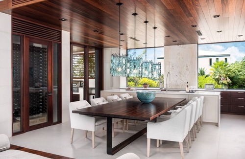 Leeward Settlement Villa | 5 Bedroom Luxury modern and elegant beach house located along Grace Bay Beach