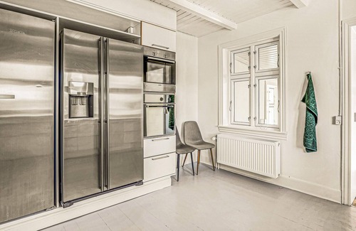 Listed House | 5 bedroom nice home in Svaneke